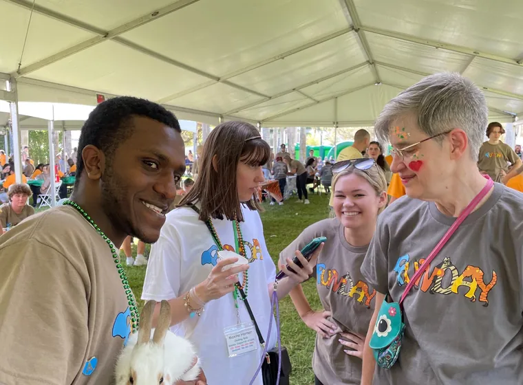 Best Buddies volunteer support
